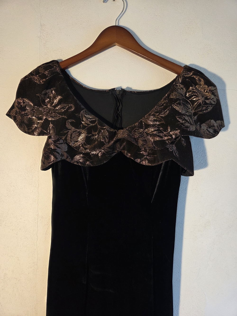 Vintage Aspeed Black Velvet Gown Small Gold Metallic Floral Portrait Collar 90s